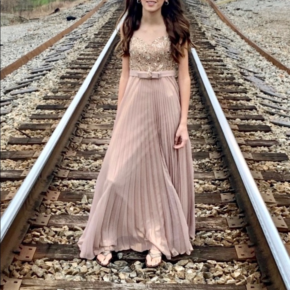 Dave & Johnny formal prom pageant dress